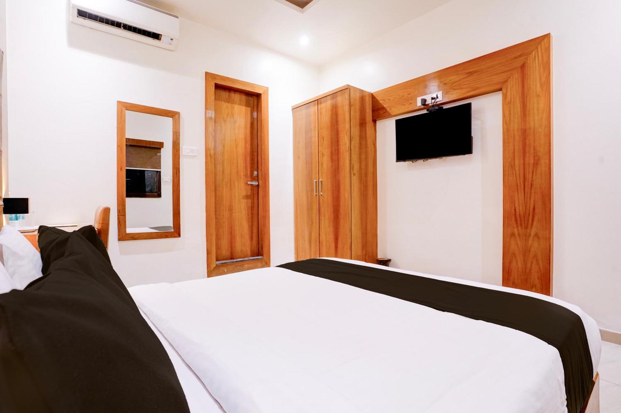 Super Townhouse Oak Times Square Le Western Mumbai Exterior foto
