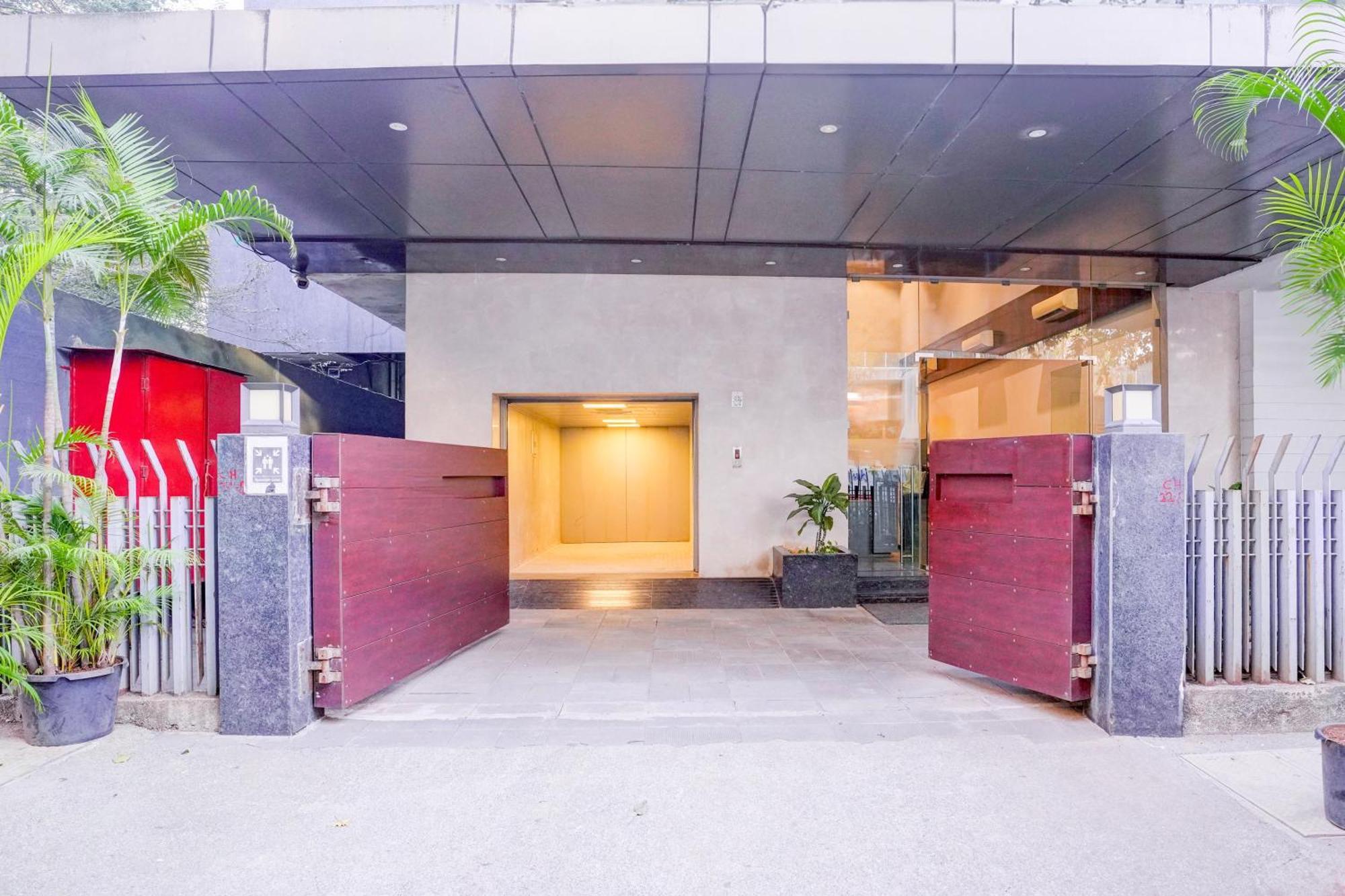 Super Townhouse Oak Times Square Le Western Mumbai Exterior foto
