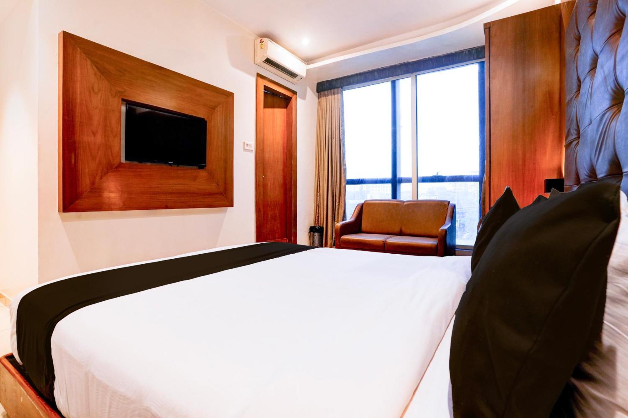 Super Townhouse Oak Times Square Le Western Mumbai Exterior foto