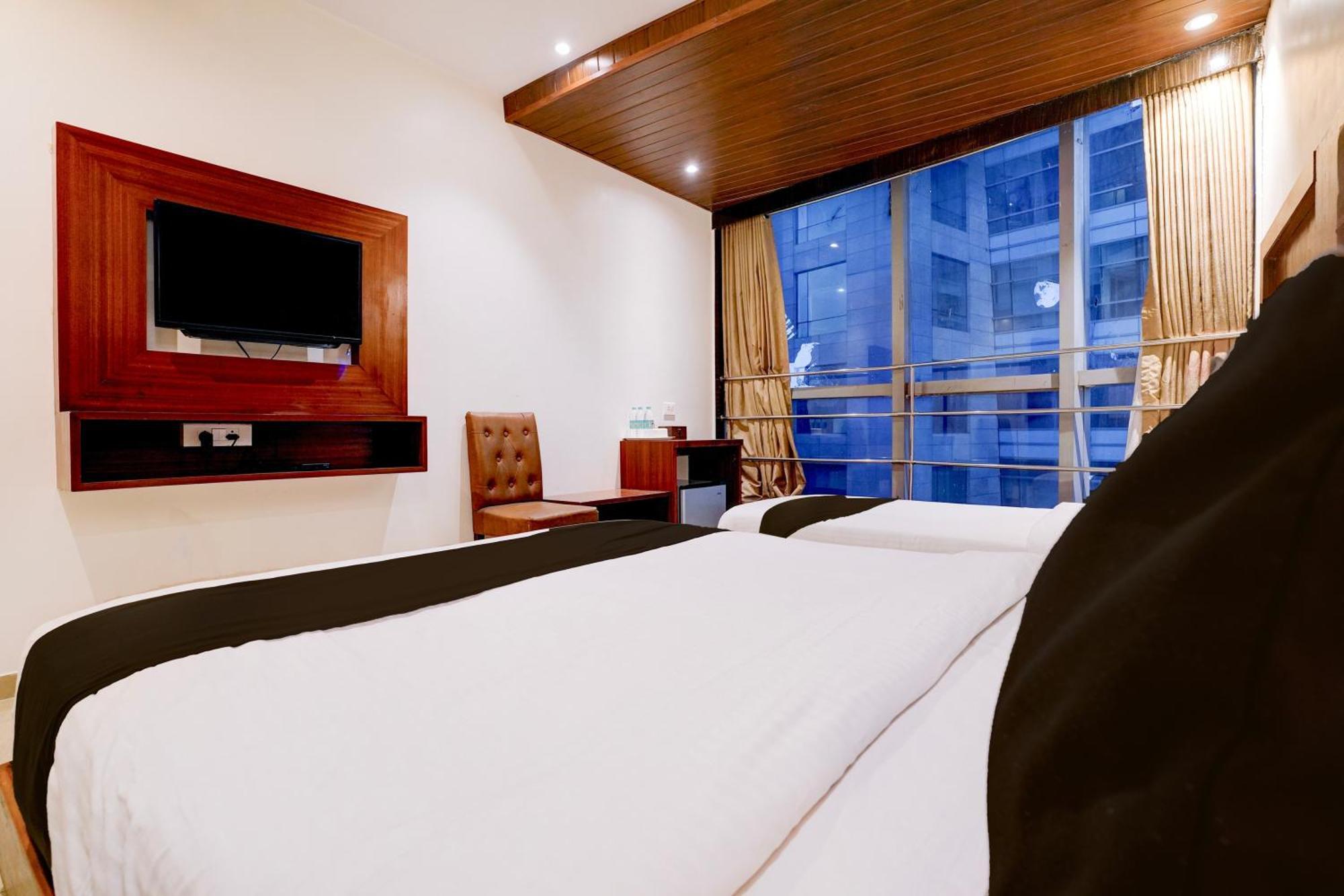 Super Townhouse Oak Times Square Le Western Mumbai Exterior foto