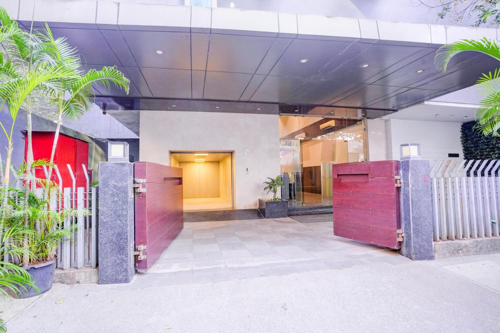 Super Townhouse Oak Times Square Le Western Mumbai Exterior foto
