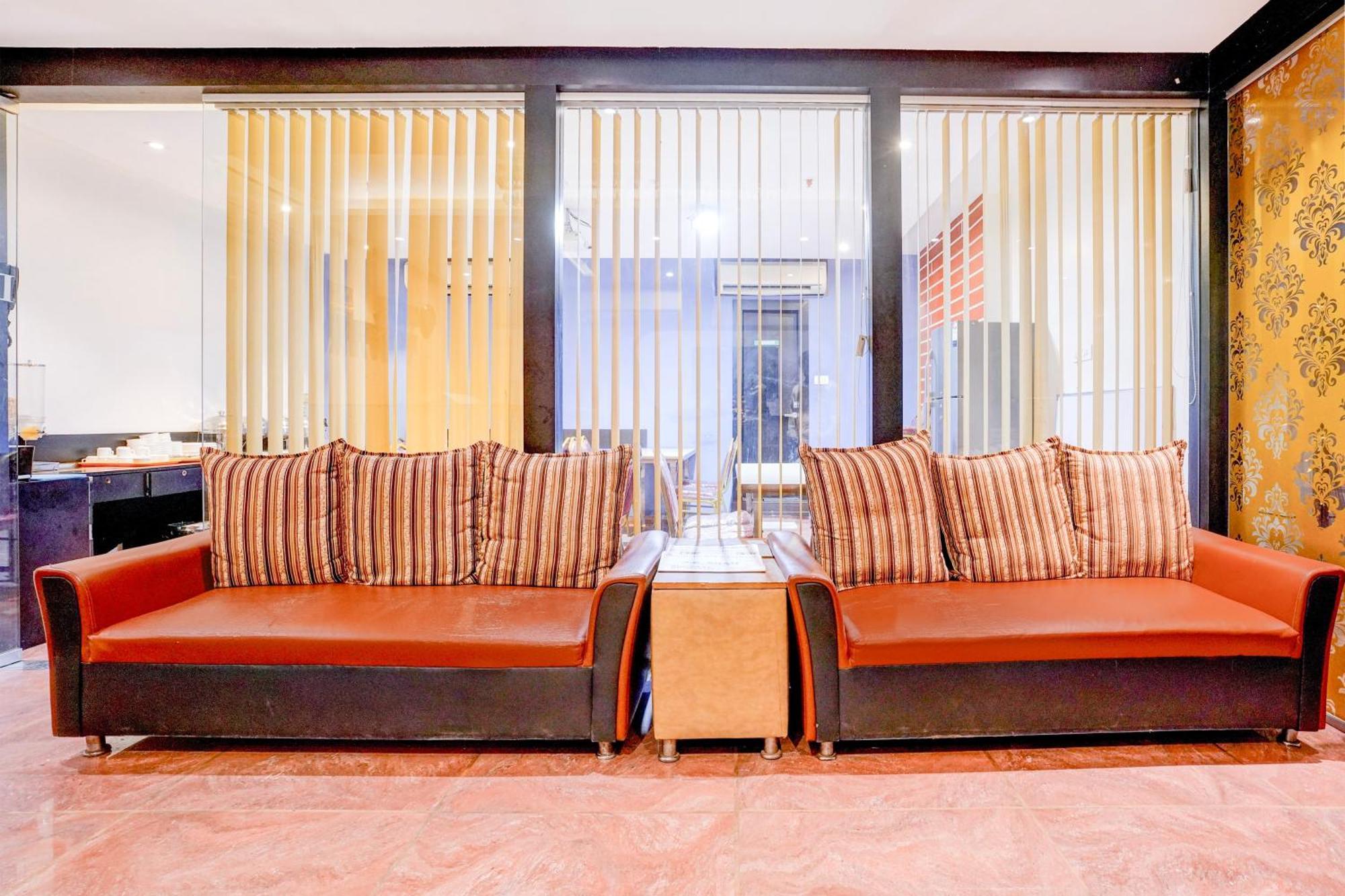 Super Townhouse Oak Times Square Le Western Mumbai Exterior foto