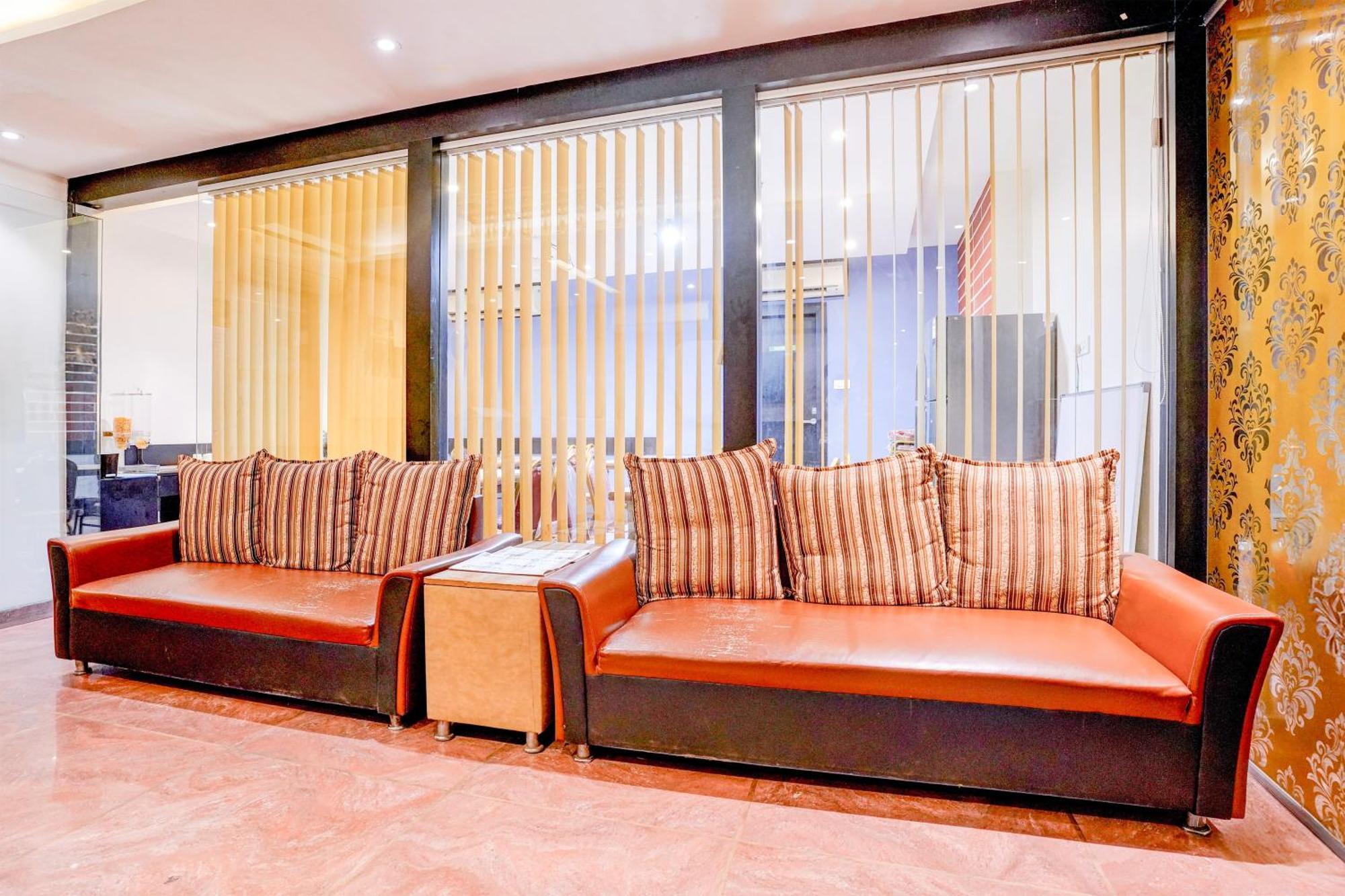 Super Townhouse Oak Times Square Le Western Mumbai Exterior foto