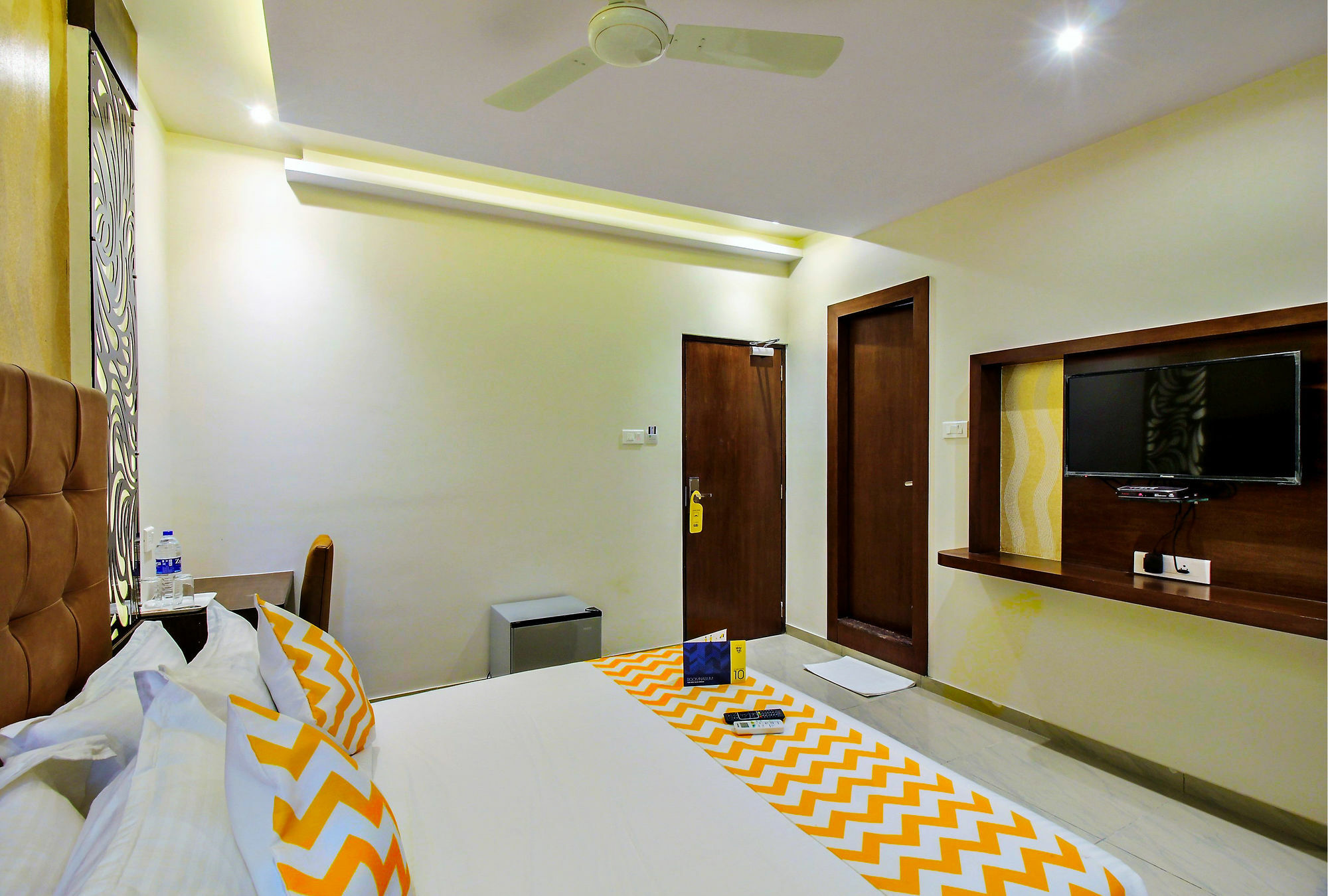 Super Townhouse Oak Times Square Le Western Mumbai Exterior foto