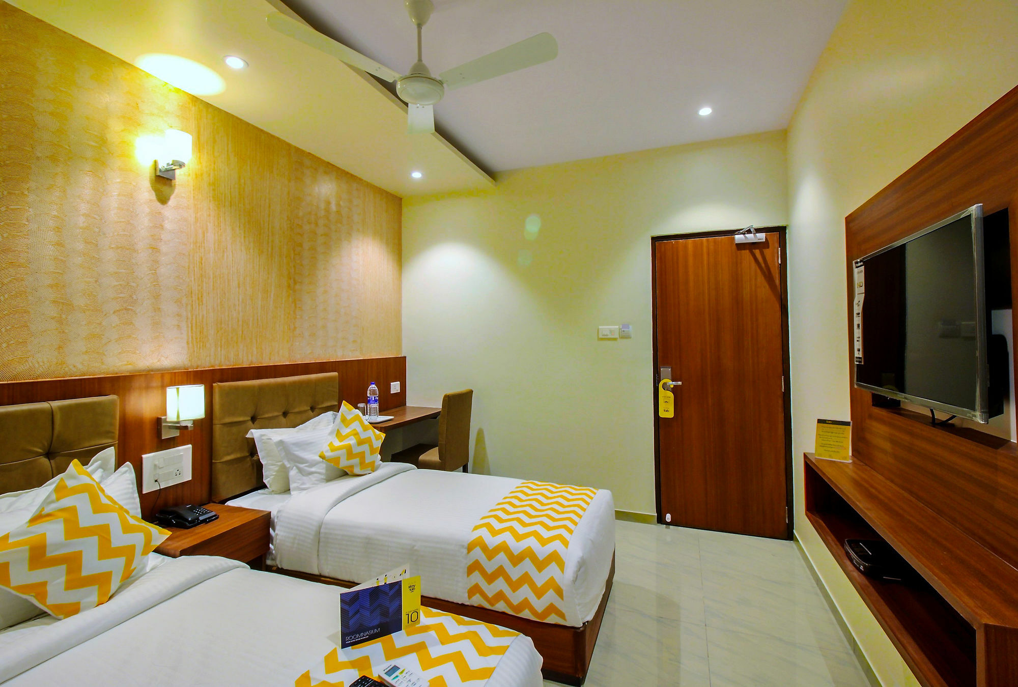 Super Townhouse Oak Times Square Le Western Mumbai Exterior foto