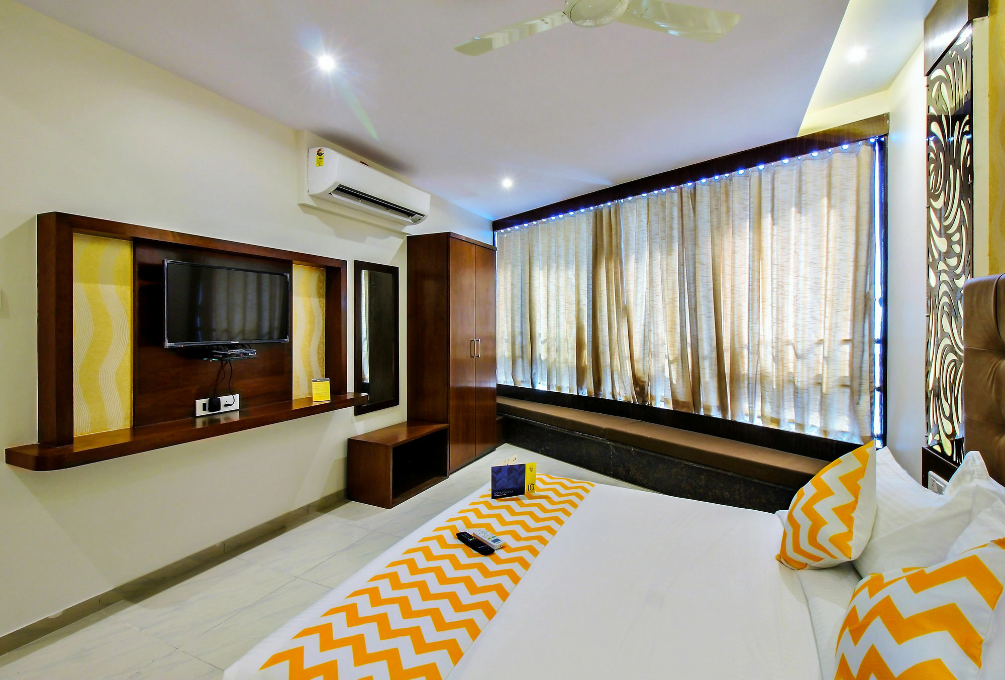 Super Townhouse Oak Times Square Le Western Mumbai Exterior foto